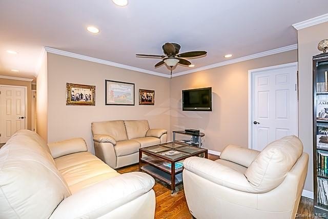 *FEELS LIKE A RANCH HOUSE* 1450 sq.ft. Open Floor Plan Unit - 1 - photo 4