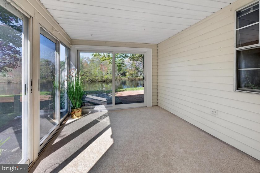 LAKEFRONT! NEW PRICE! FRESHLY PAINTED INTERIOR! NEW WINDOWS - photo 13