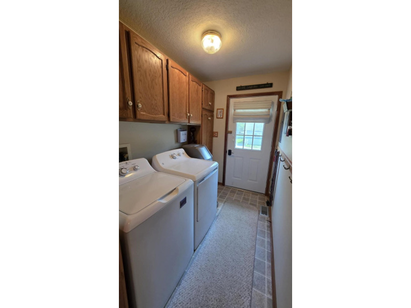 Welcome to your dream lakefront retreat on beautiful Cedar Lake - photo 22