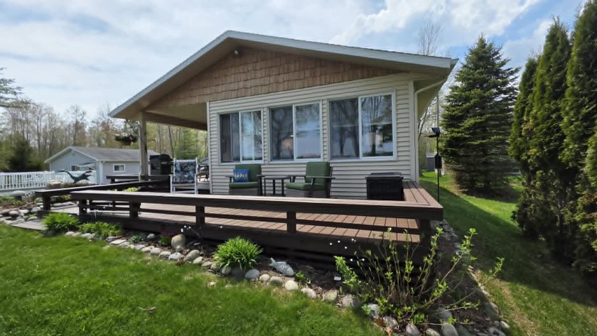 Welcome to your dream lakefront retreat on beautiful Cedar Lake - photo 25