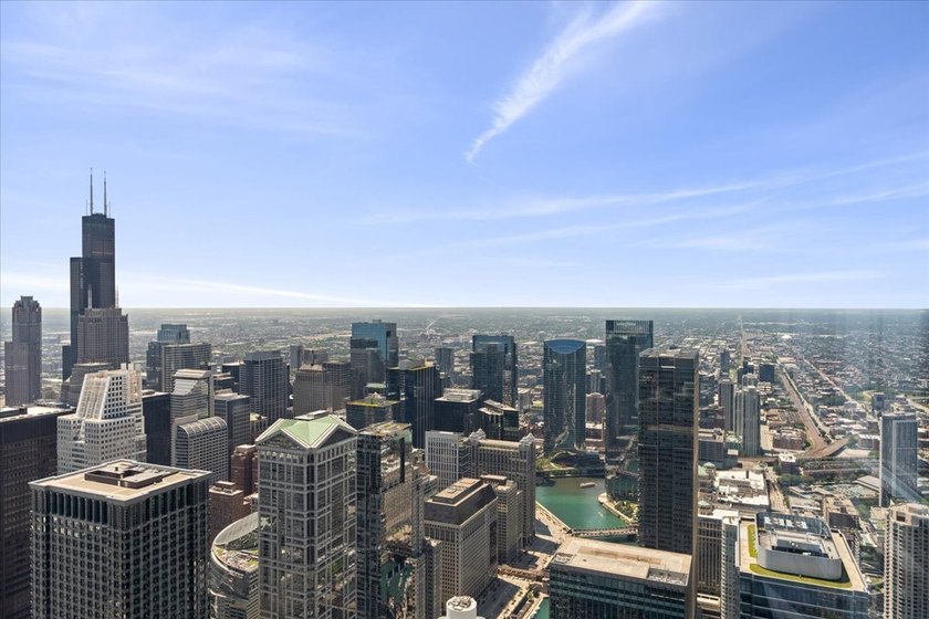 Trump Tower Deluxe 1 bedroom plus Den 1.5 bath with 1324 sq ft - photo 8