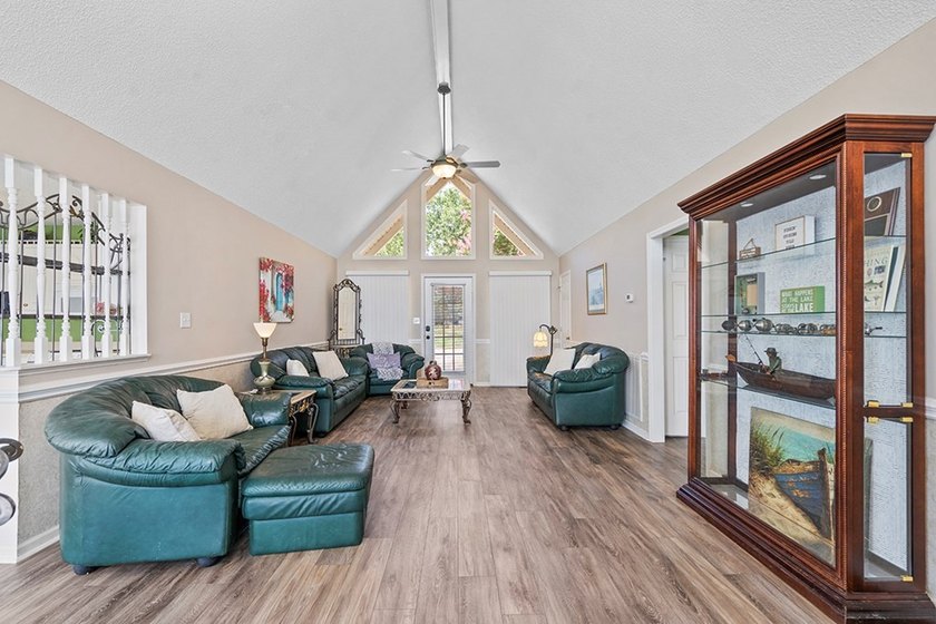 This lakefront home offers breathtaking long-range views - photo 19