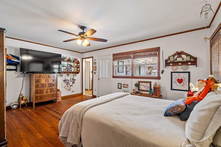 Sitting on 1.65 acres, inside the city limits, this incredibly - photo 22