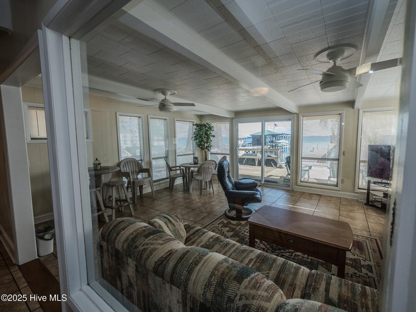 Here's your chance to own a waterfront home on Lake Waccamaw! - photo 22