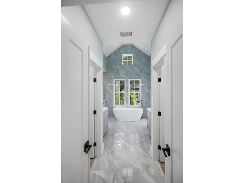 Gorgeous new construction in picturesque Stono Ferry on secluded - photo 27