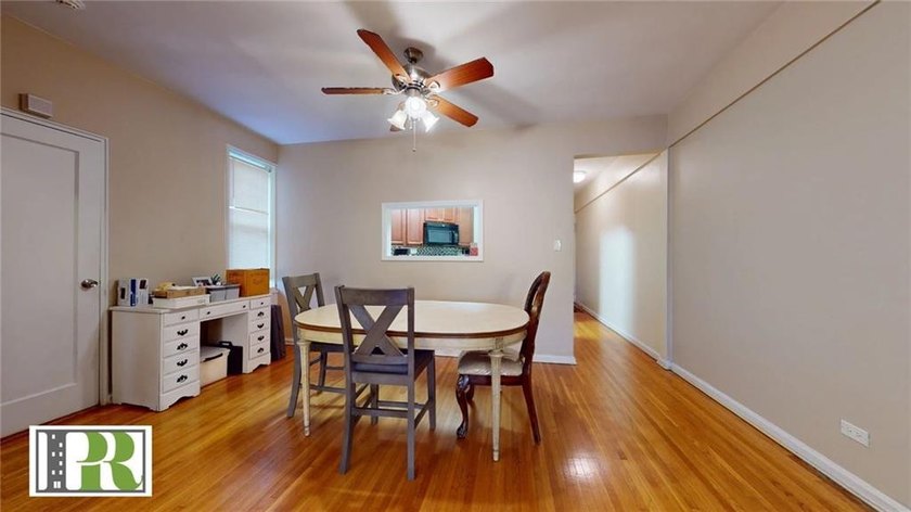 Move right into this well-maintained 1-bedroom apartment located - photo 4