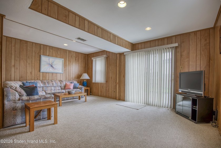 Introducing your impeccably well-maintained home!! This - photo 7