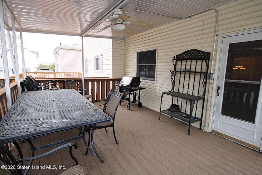 Welcome to 378 Gurley Ave, a one family semi w/ 3 baths, 3 - photo 5