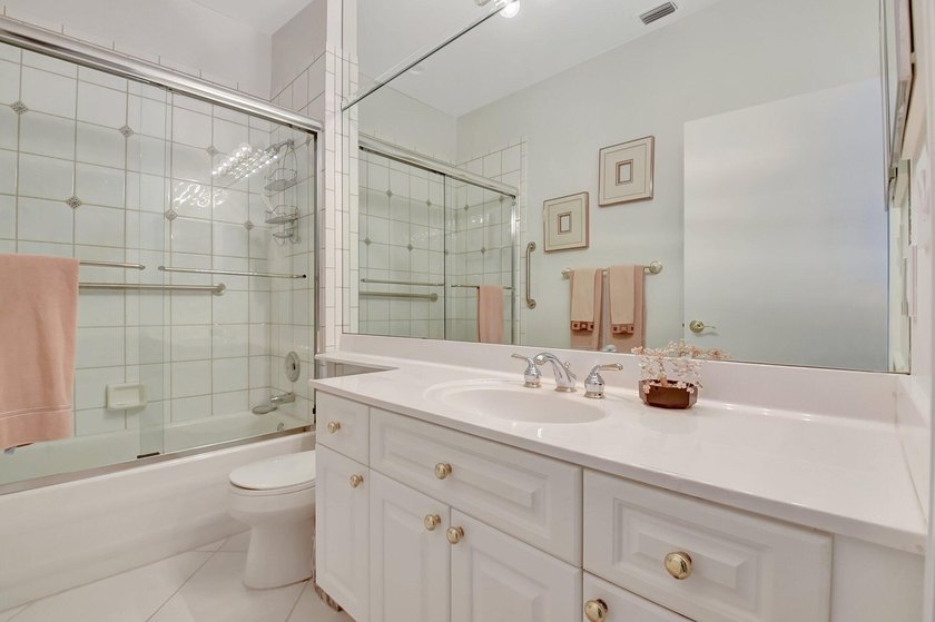 Perfect Cul-De-Sac Home in Manchester Greens, Wycliffe Golf &amp; - photo 35