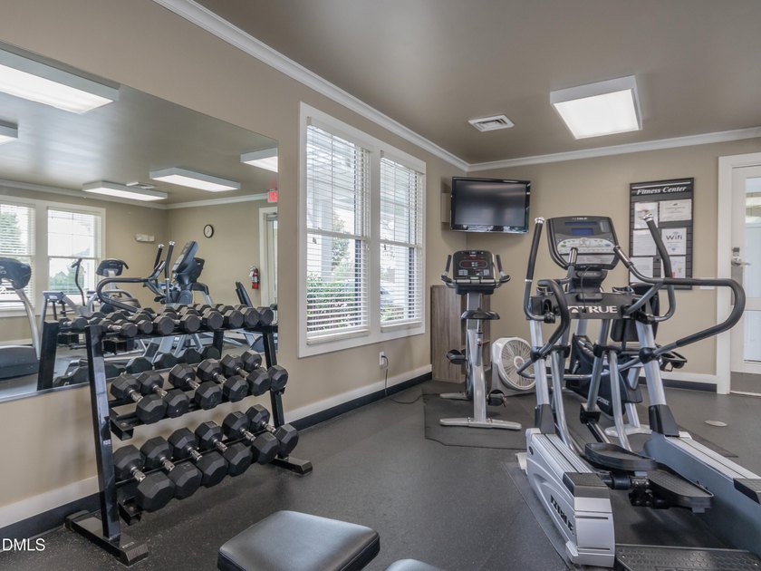 Wow! This gorgeous 4070 sf Prewitt-Douglas Custom home located - photo 44