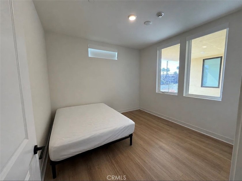 Live the Huntington Beach Downtown lifestyle every single day in - photo 24