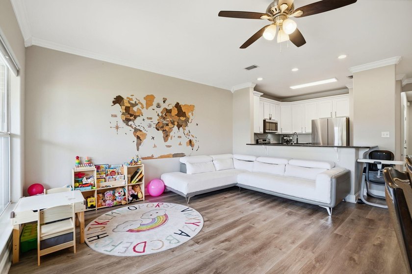 Seller is offering up to $5,000 toward buyer's closing costs - photo 10