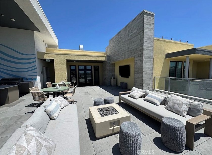 Live the Huntington Beach Downtown lifestyle every single day in - photo 37