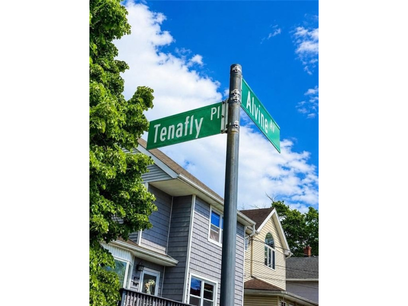 Welcome to 24 Alvine Avenue, a fully renovated detached corner - photo 3