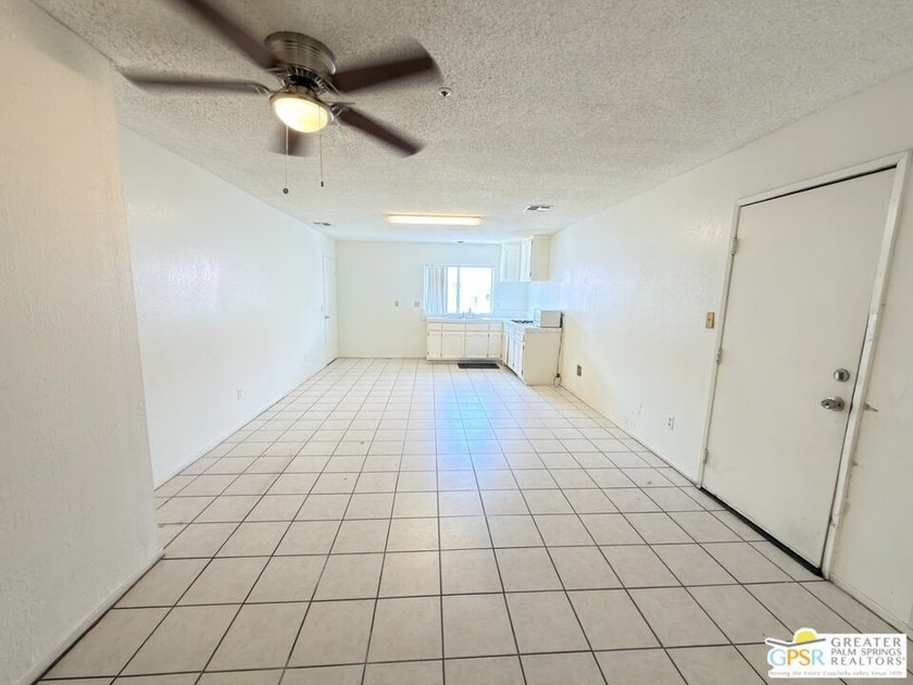 Rare opportunity to own a vacant triplex at 29395 Avenida La Paz - photo 36