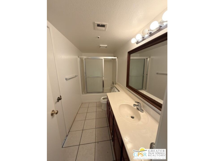 Rare opportunity to own a vacant triplex at 29395 Avenida La Paz - photo 38