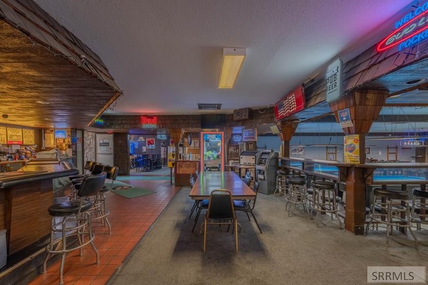 Looking to own a thriving local business? Come explore Pockets - photo 21