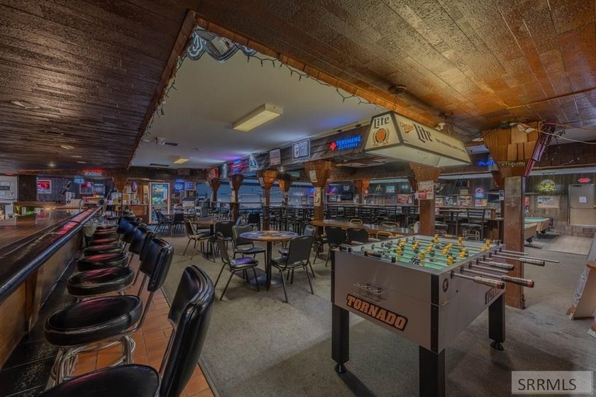 Looking to own a thriving local business? Come explore Pockets - photo 25