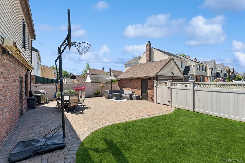 Welcome to 2402 169 Street, a stunning Colonial residence - photo 6