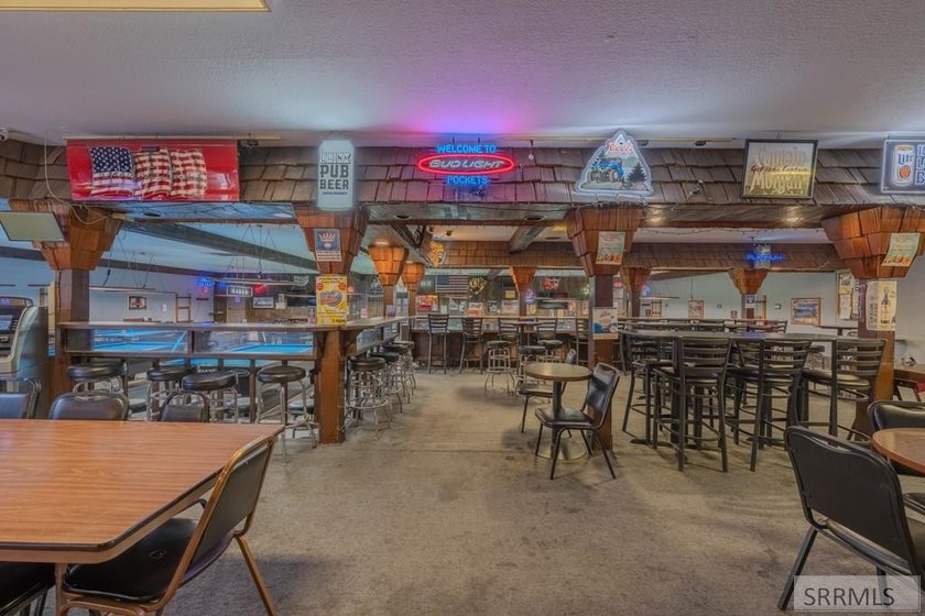 Looking to own a thriving local business? Come explore Pockets - photo 27