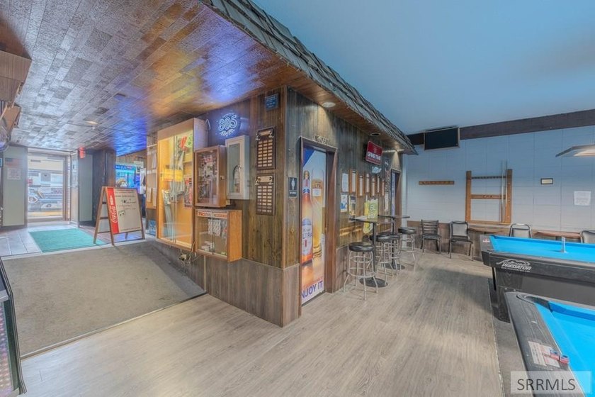 Looking to own a thriving local business? Come explore Pockets - photo 36