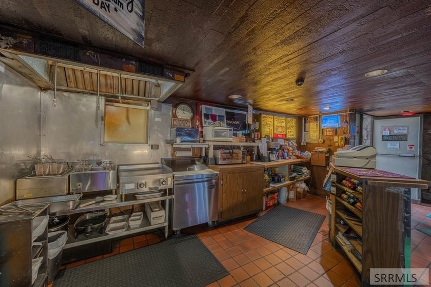 Looking to own a thriving local business? Come explore Pockets - photo 37