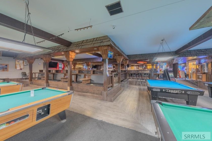 Looking to own a thriving local business? Come explore Pockets - photo 42