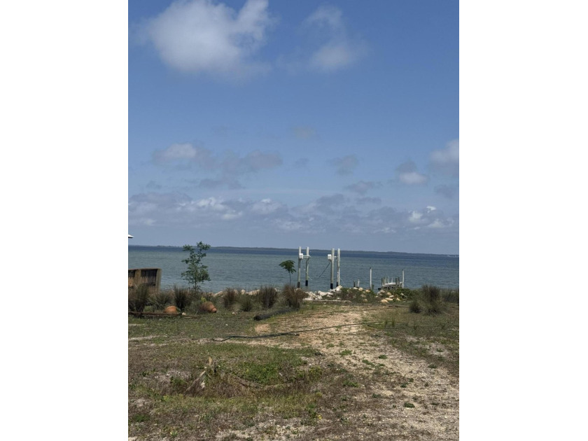 Exceptional opportunity to own a vacant, level bayfront lot in - photo 3