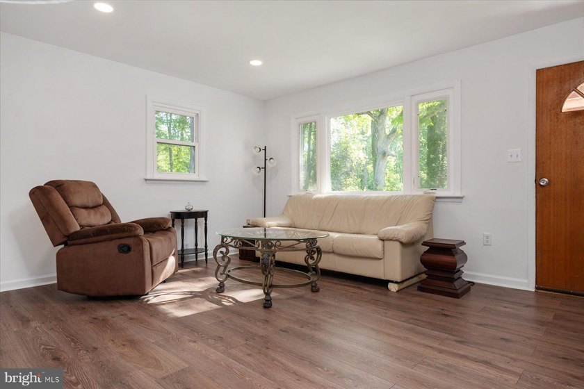 Move-in ready rambler with 4 bedrooms and 2.5 baths. The home - photo 6
