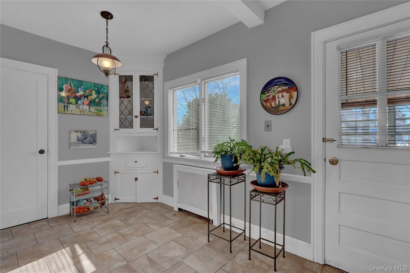 Welcome to 15 Donald Place, East Rockaway; a beautiful 3-bedroom - photo 14