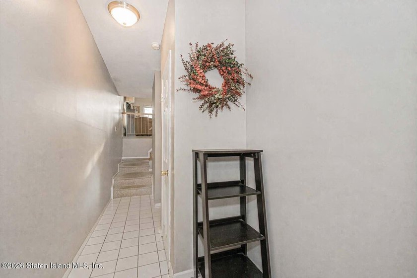 Spacious 2-bedroom townhome located in the desirable Rossville - photo 3