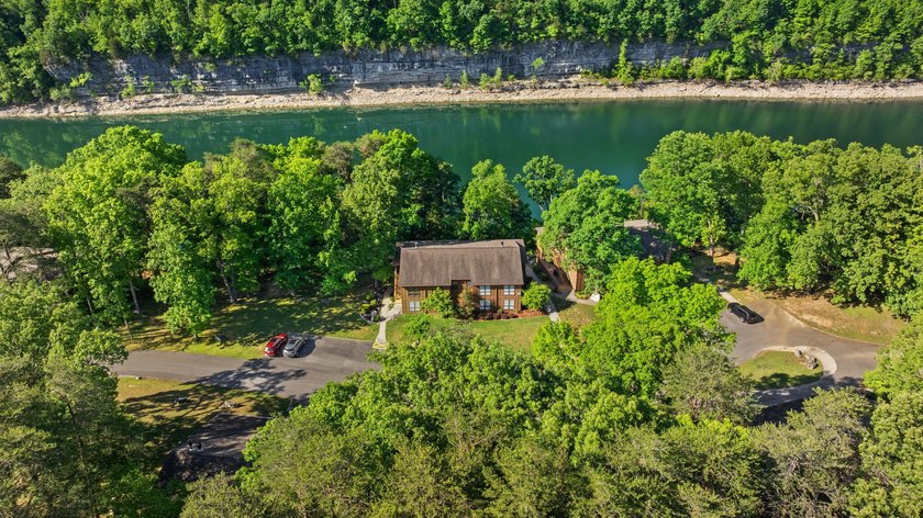 Large Lakeview condo located in Woodson Bend Resort. This - photo 31