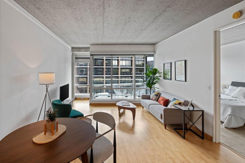 Wake up to beautiful sunrises in this bright, East-facing condo - photo 9