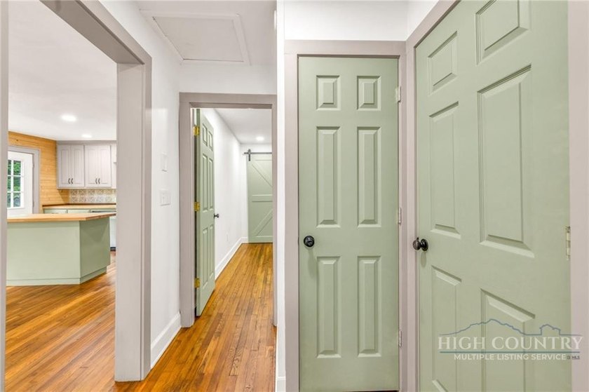 Welcome to this charming 2-bedroom, 2-bath Storybook Cottage - photo 16