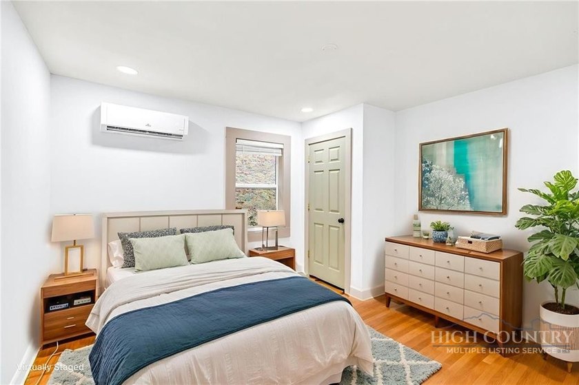 Welcome to this charming 2-bedroom, 2-bath Storybook Cottage - photo 20