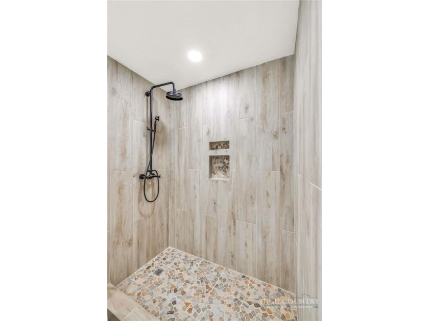 Welcome to this charming 2-bedroom, 2-bath Storybook Cottage - photo 22