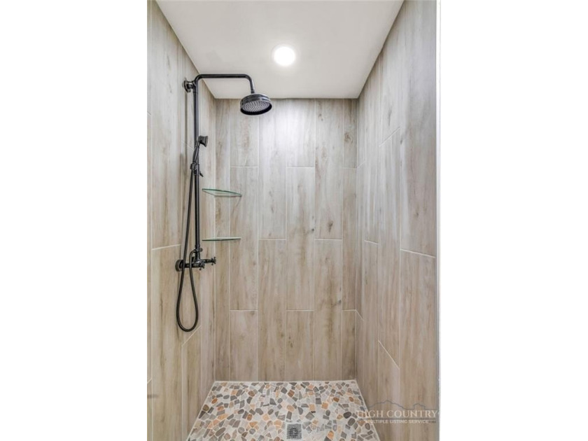 Welcome to this charming 2-bedroom, 2-bath Storybook Cottage - photo 26