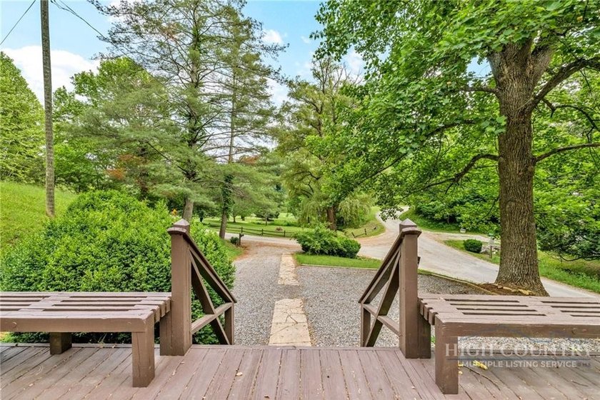 Welcome to this charming 2-bedroom, 2-bath Storybook Cottage - photo 33