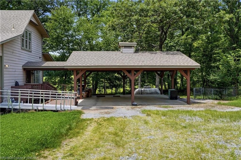 Only a few miles to Burnt Cabin Marina! Beautiful home secluded - photo 44