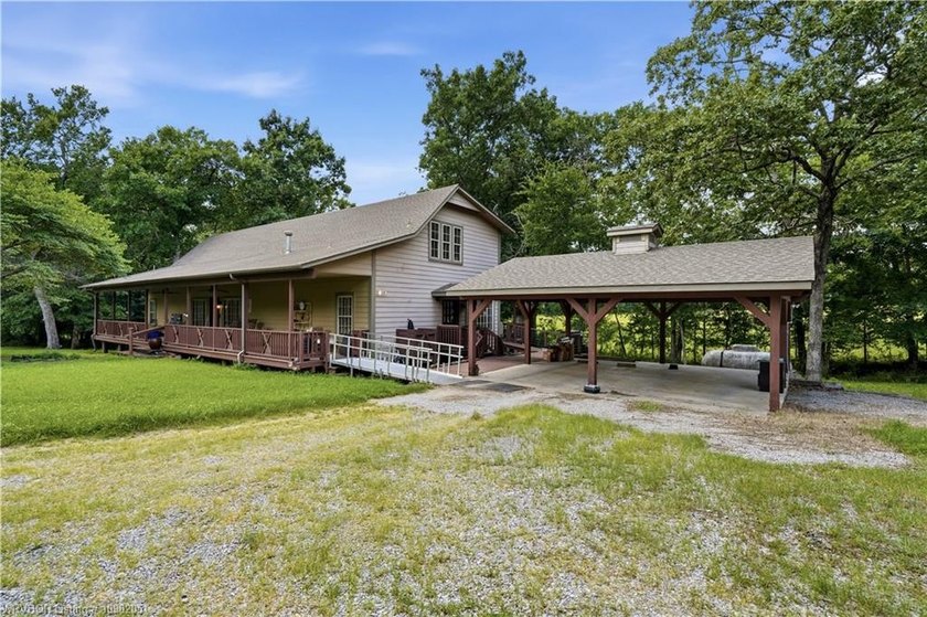 Only a few miles to Burnt Cabin Marina! Beautiful home secluded - photo 45