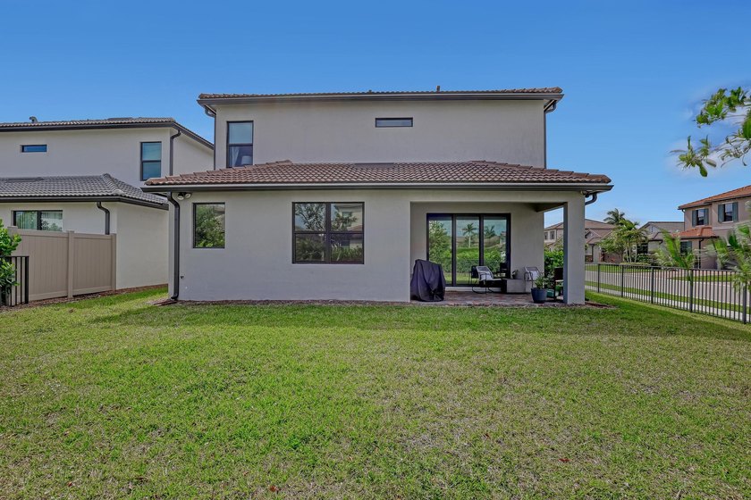 Stunning 2023-built 5-bedroom retreat in the gated community of - photo 47