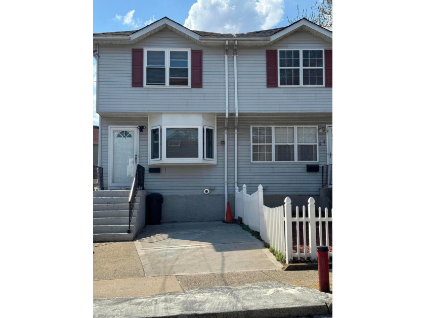 Well-Maintained home! Perfect for 1st time buyers. Nice-sized - photo 3