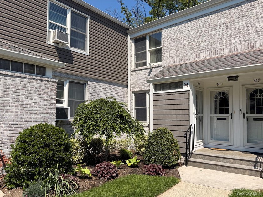 Fully Renovated 2 Bedroom Lower Unit Offering a Bright - photo 3