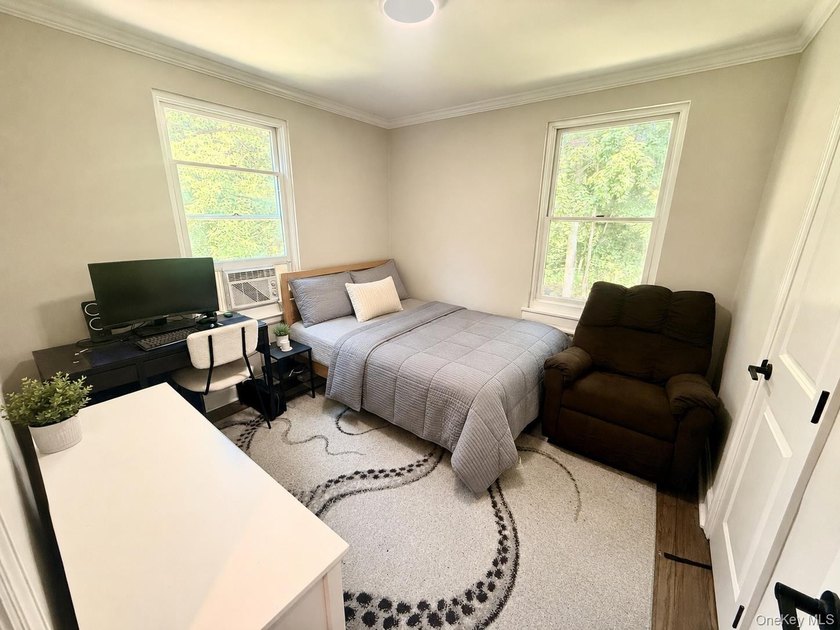 Fully Renovated 2 Bedroom Lower Unit Offering a Bright - photo 10