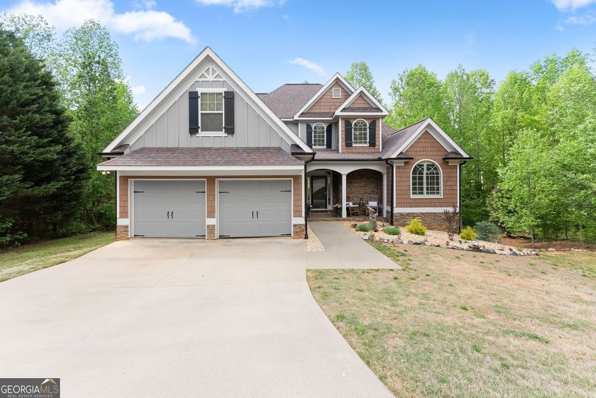 Beautiful home located in Dawsonville offering a prime location - photo 6