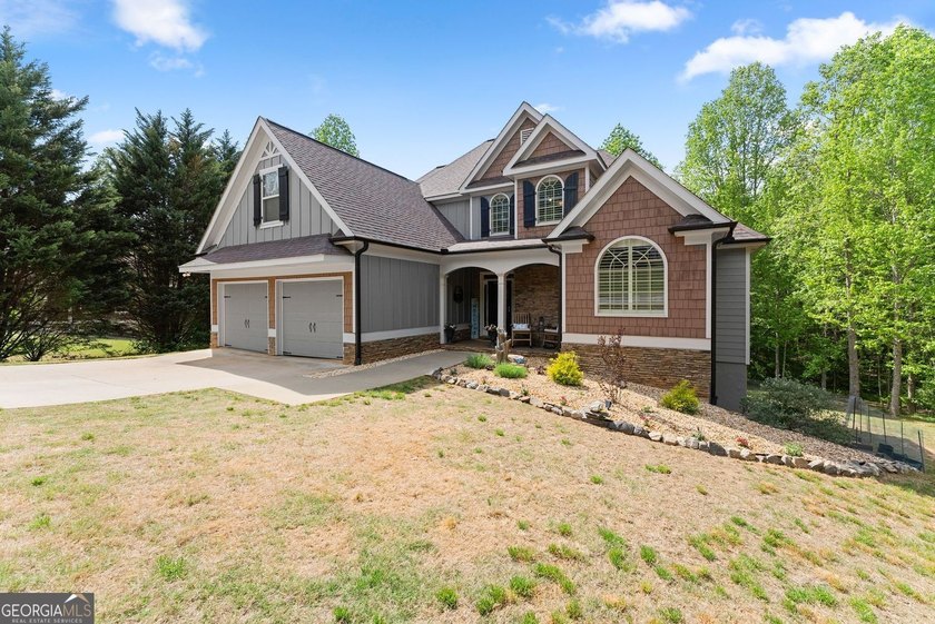 Beautiful home located in Dawsonville offering a prime location - photo 7
