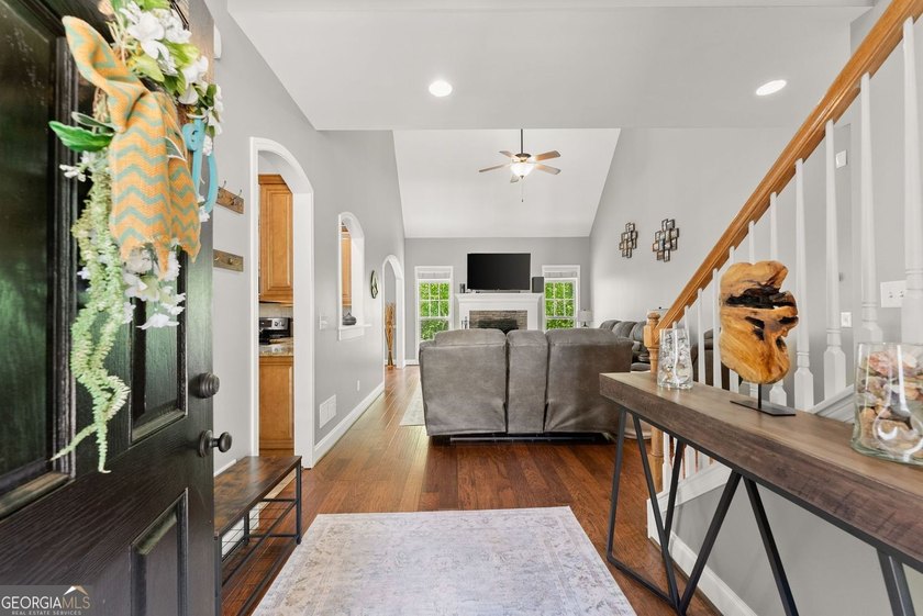 Beautiful home located in Dawsonville offering a prime location - photo 9
