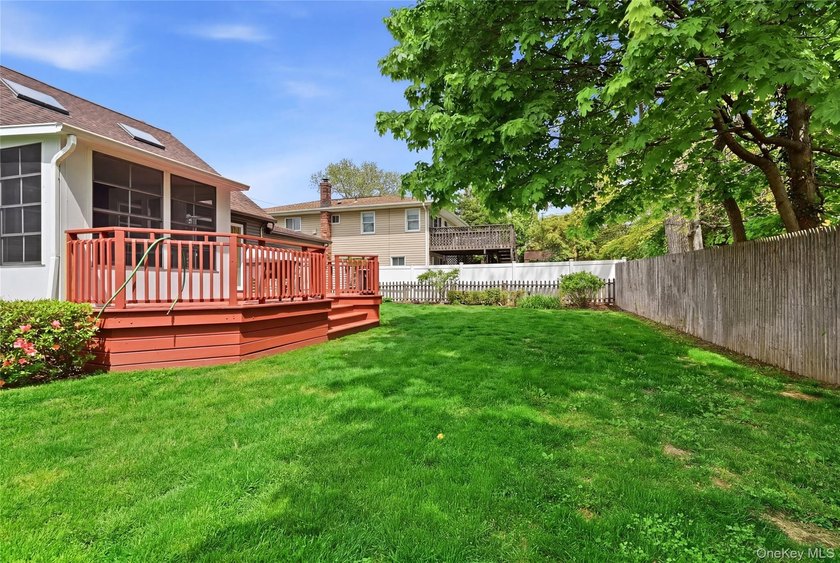 AVAILABLE.........Updated, spacious and move in ready! Boasting - photo 33