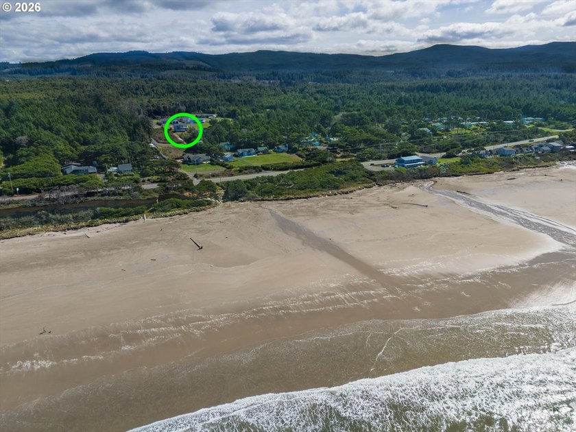 Experience breathtaking ocean views from both levels. Furnished - photo 4