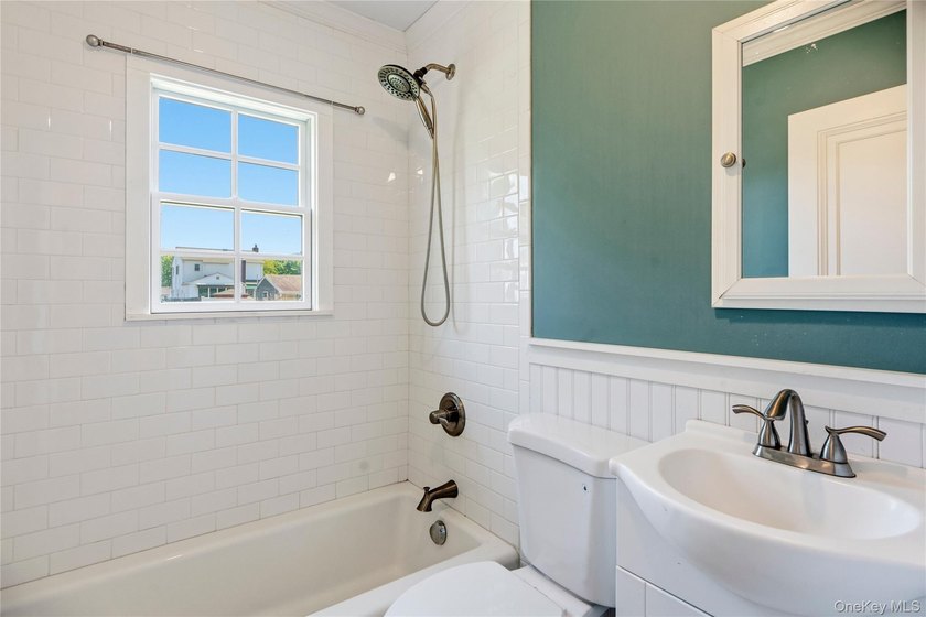 Welcome to this charming 3-bedroom, 1-bath home offering comfort - photo 10